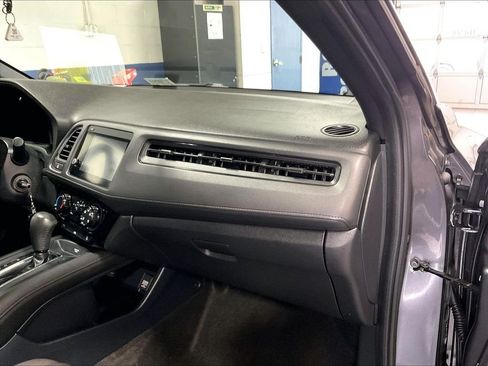 Used 2021 Honda HR-V Sport image 13