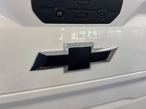 Used 2021 Chevrolet Silverado 1500 LT Trail Boss w/ Convenience Package II AWD/4WD image 16