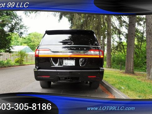 Used 2018 Lincoln Navigator L Reserve w/ Technology Package AWD/4WD image 10