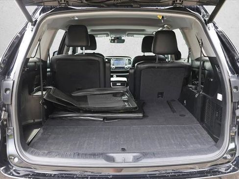 Used 2018 Toyota Highlander XLE AWD/4WD image 26