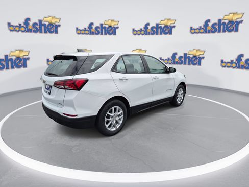 Certified 2022 Chevrolet Equinox LS AWD/4WD image 8