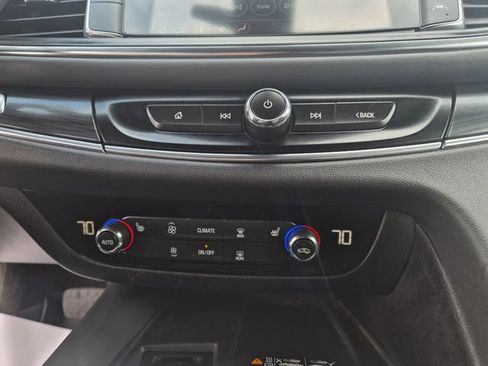 Used 2024 Buick Enclave Essence w/ Experience Buick Package FWD image 28