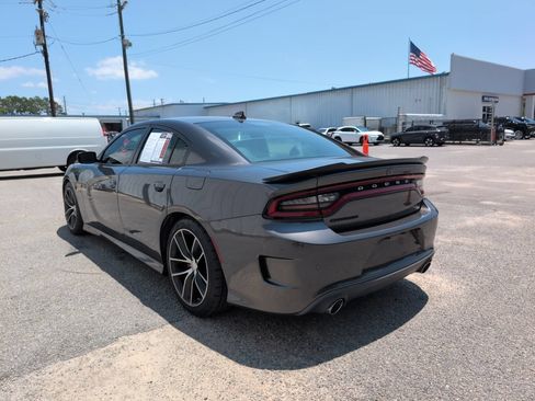 Used 2016 Dodge Charger R/T Scat Pack w/ Beats Audio Group RWD image 6