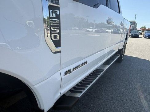 Used 2022 Ford F250 Lariat w/ FX4 Off-Road Package AWD/4WD image 13