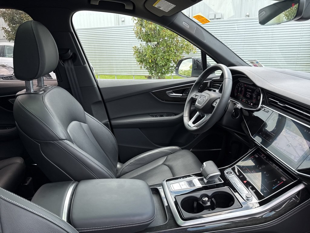 Used 2025 Audi Q7 3.0T Prestige w/ Prestige Package AWD/4WD image 15