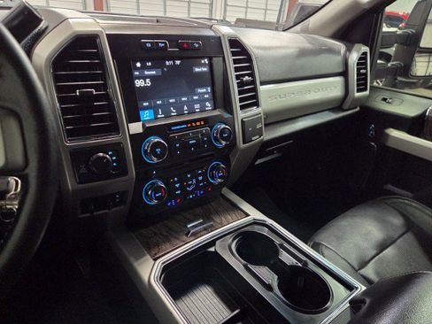 Used 2018 Ford F250 Lariat w/ Lariat Value Package AWD/4WD image 49