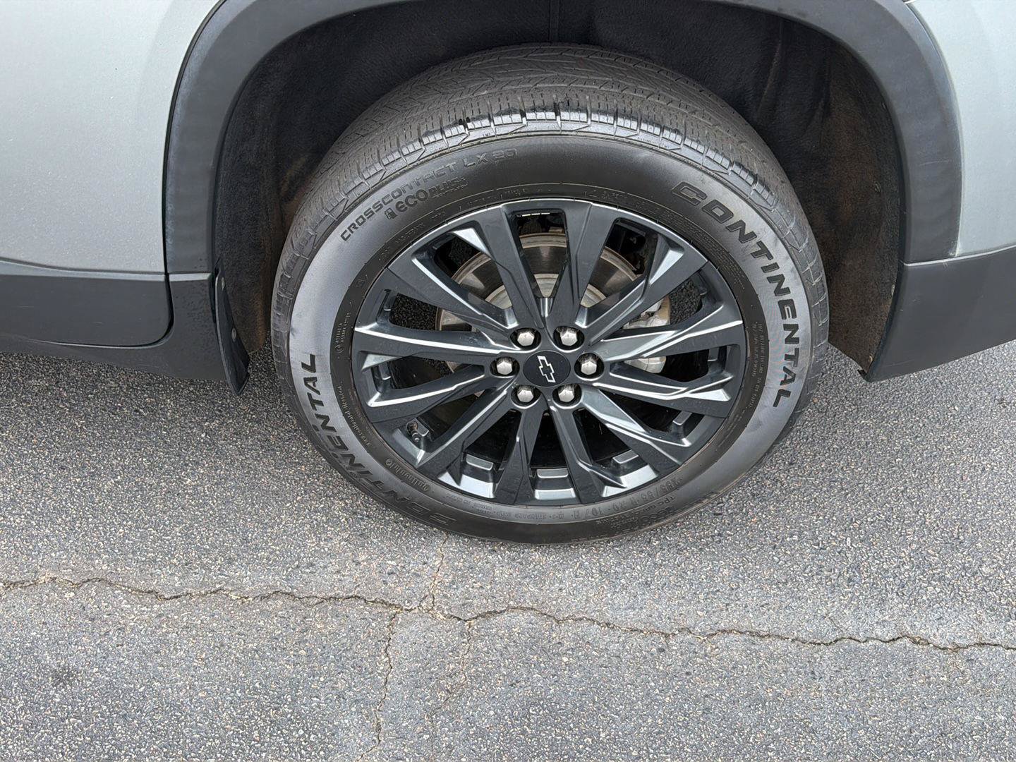 Used 2023 Chevrolet Traverse RS w/ LPO, Floor Liner Package FWD image 38