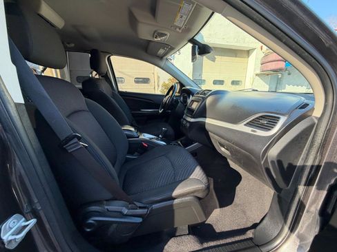 Used 2019 Dodge Journey SE w/ Connectivity Group FWD image 37