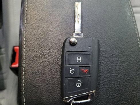 Used 2023 Volkswagen Tiguan S AWD/4WD image 32