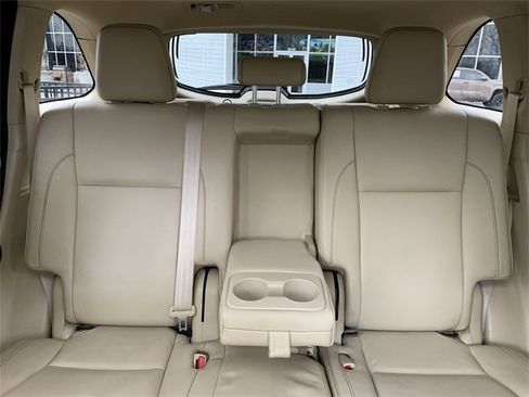 Used 2017 Toyota Highlander XLE image 31