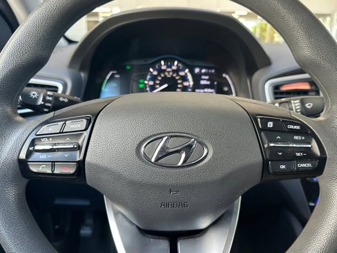Used 2018 Hyundai Ioniq Blue FWD image 35