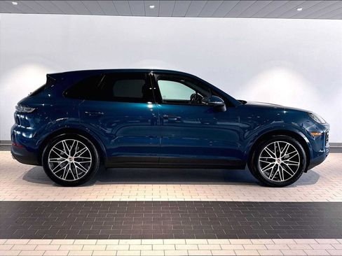 Used 2026 Porsche Cayenne AWD/4WD image 10