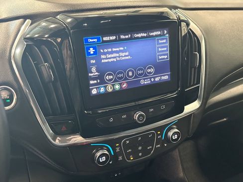 Used 2023 Chevrolet Traverse LT AWD/4WD image 26