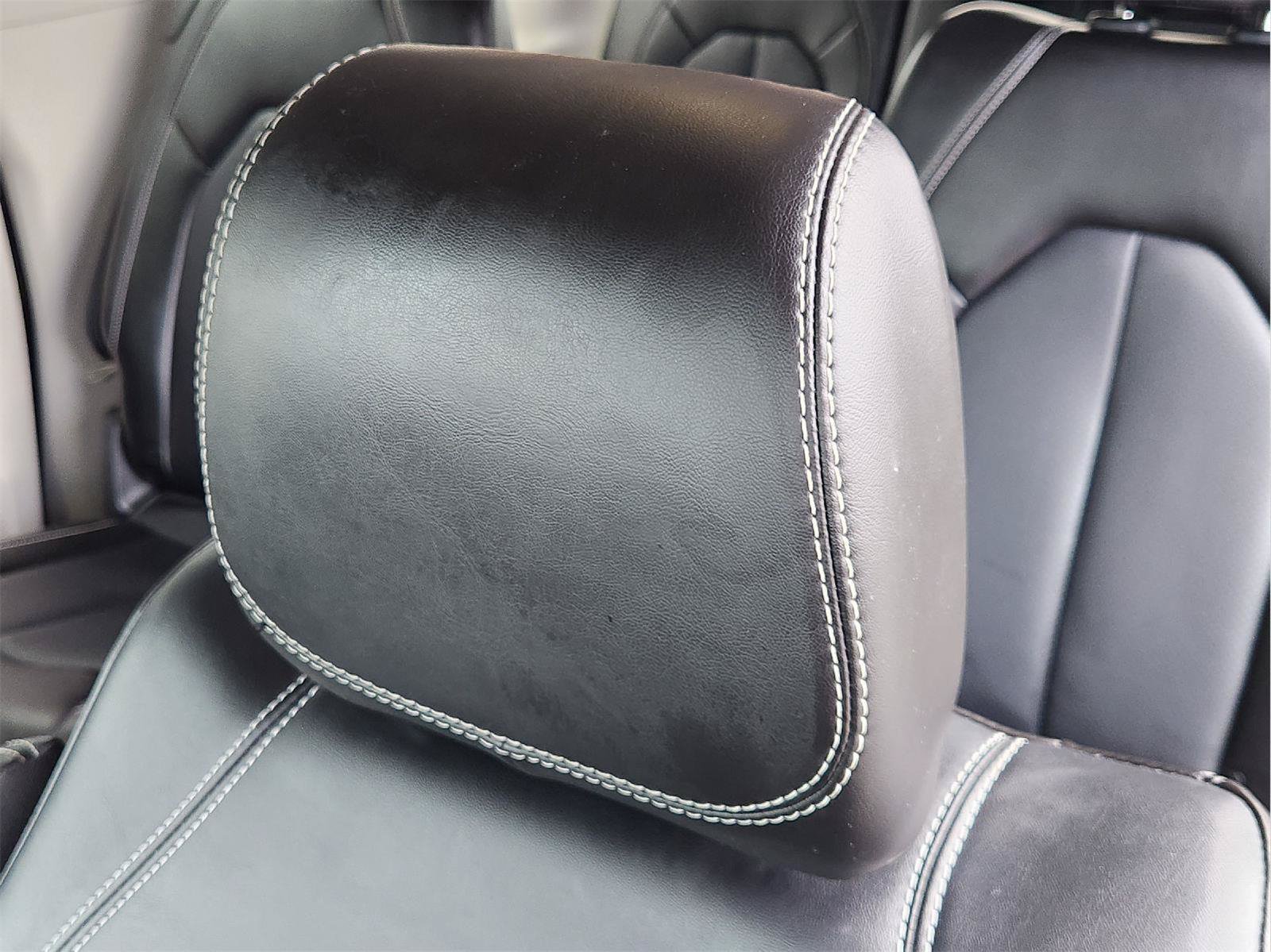 Used 2024 Chrysler Pacifica Touring-L FWD image 15