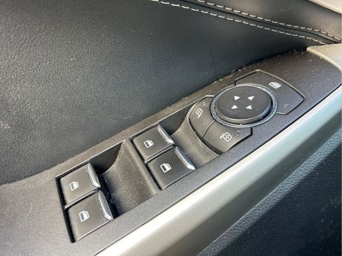 Used 2021 Ford Explorer XLT w/ Equipment Group 202A image 14