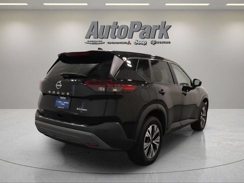 Used 2023 Nissan Rogue SV AWD/4WD image 9