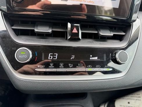 Used 2025 Toyota Corolla LE FWD image 16