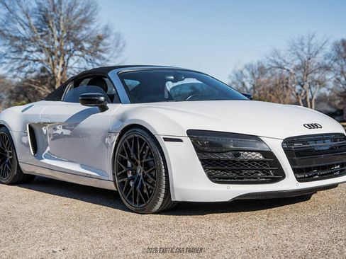 Used 2015 Audi R8 V8 w/ Full Leather Package image 22