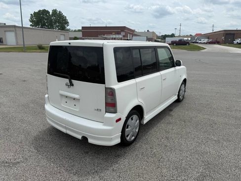 Used 2006 Scion xB FWD image 5