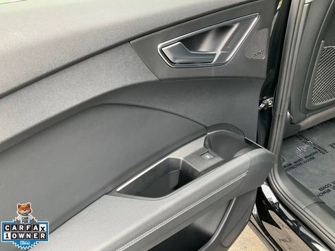 Used 2023 Audi Q4 e-tron Prestige image 34