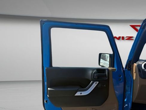 Used 2015 Jeep Wrangler Unlimited Sahara w/ Dual Top Group image 9