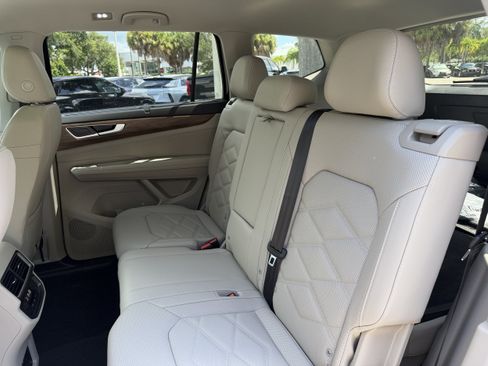 New 2026 Volkswagen Atlas SE FWD image 19