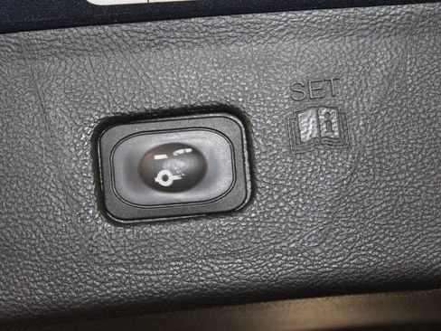 Used 2019 Ford Edge SEL w/ Equipment Group 201A FWD image 14