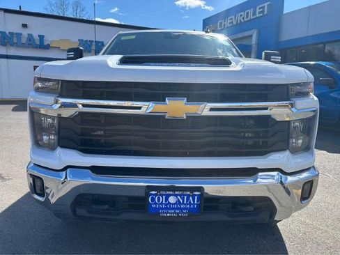 Used 2025 Chevrolet Silverado 2500 LT AWD/4WD image 14