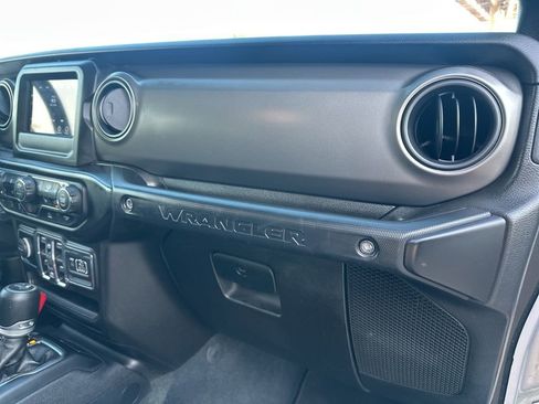 Used 2022 Jeep Wrangler Unlimited Sport AWD/4WD image 25