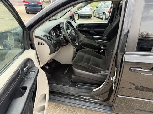 Used 2015 Dodge Grand Caravan SE w/ Quick Order Package 29E SE image 10