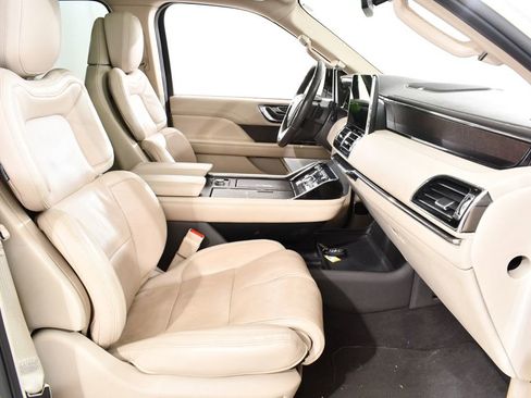 Used 2020 Lincoln Navigator Reserve w/ Luxury Package AWD/4WD image 10