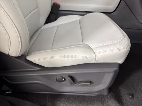 New 2025 Ford Expedition Max Platinum w/ Driver's Package image 21