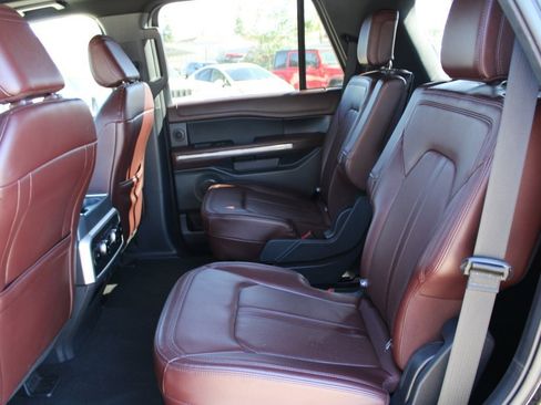 Used 2024 Ford Expedition Limited image 28