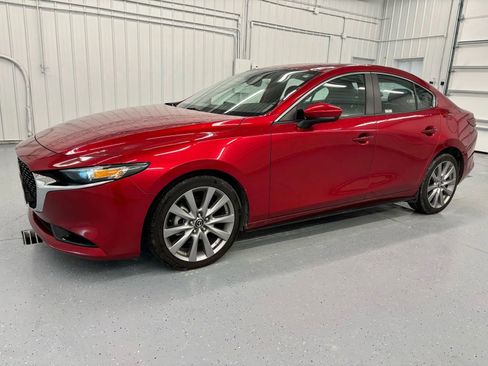 Used 2020 MAZDA MAZDA3 Sedan w/ Preferred Package image 10