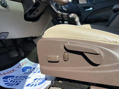 Used 2015 GMC Canyon SLT image 7