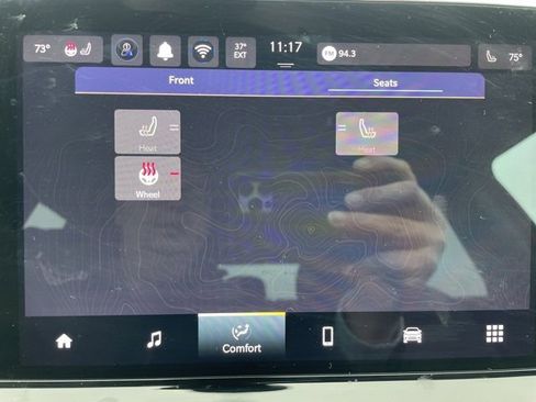 Used 2025 Jeep Compass Limited image 25