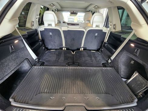 Used 2021 Volvo XC90 T5 Momentum w/ Climate Package image 12