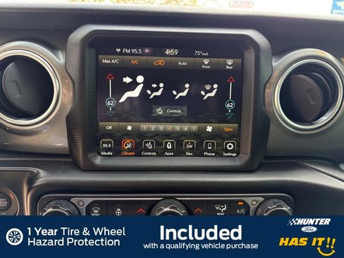 Used 2023 Jeep Wrangler Unlimited Sahara w/ Cold Weather Group AWD/4WD image 10