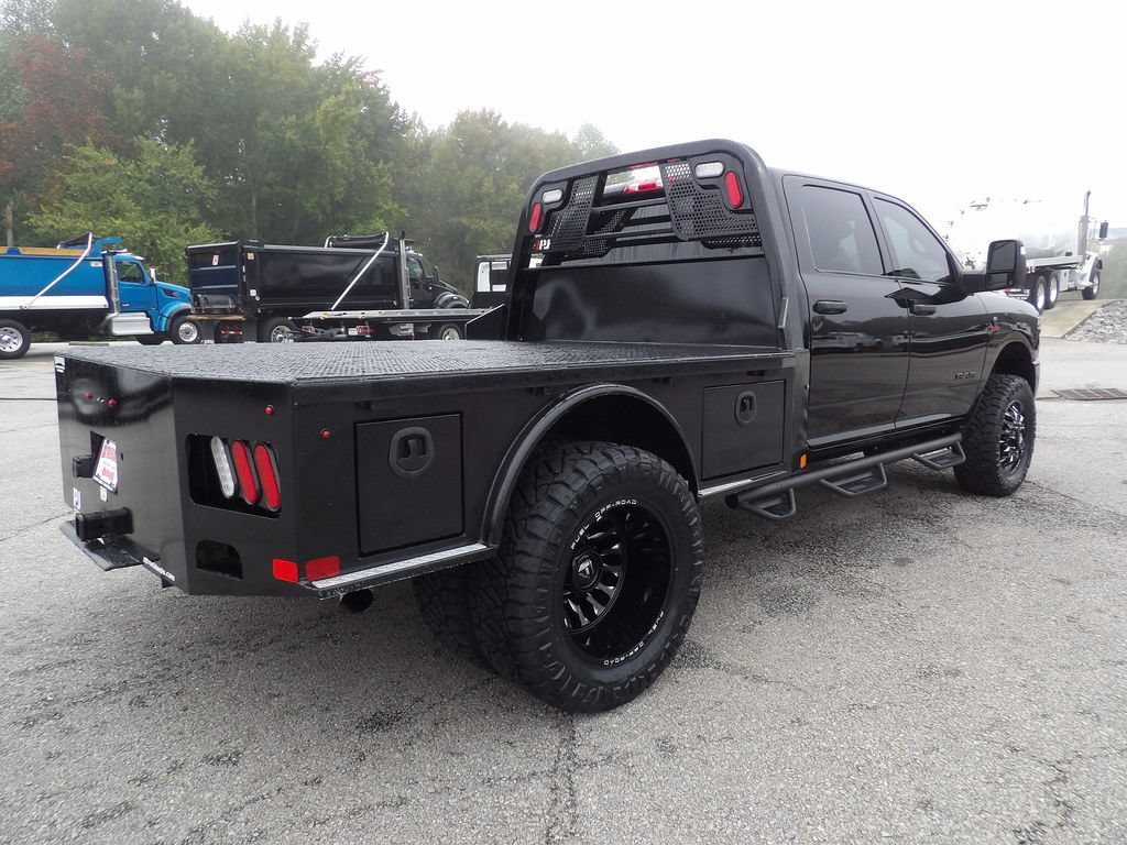 Used 2025 RAM 3500 Big Horn AWD/4WD image 8