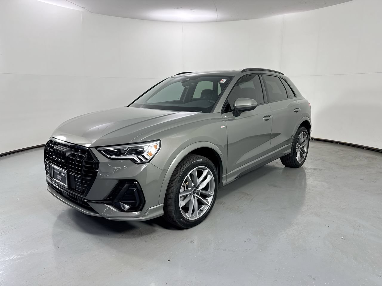 Used 2023 Audi Q3 2.0T Premium Plus w/ Premium Plus Package AWD/4WD image 29