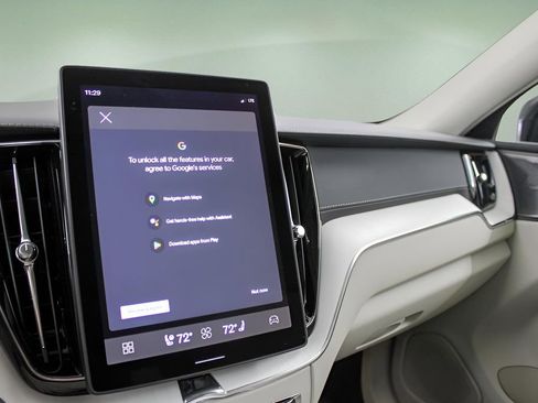 New 2026 Volvo XC60 B5 Ultra w/ Protection Package Premier image 23