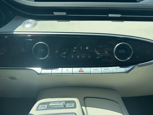 Used 2023 Genesis Electrified GV70 Prestige w/ Prestige Package AWD/4WD image 16