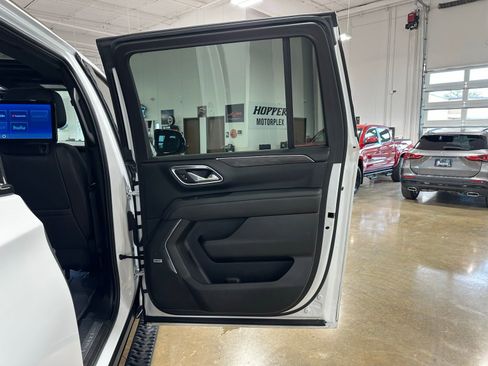 Used 2024 Chevrolet Suburban Z71 w/ Z71 Off-Road Package image 40