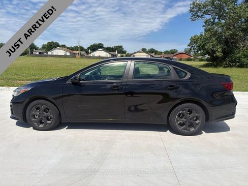 Used 2020 Kia Forte LXS FWD image 8