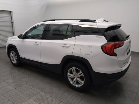 Used 2020 GMC Terrain SLE w/ Driver Convenience Package image 3