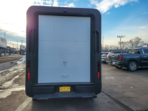 Used 2025 Chevrolet Brightdrop 400 image 5