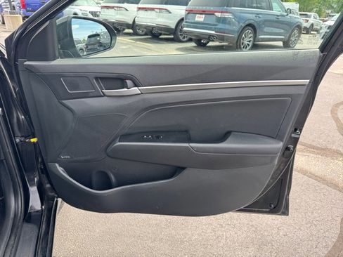Used 2019 Hyundai Elantra Limited w/ Ultimate Package 02 FWD image 27