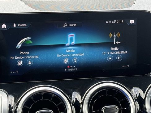 Used 2022 Mercedes-Benz GLB 250 image 24