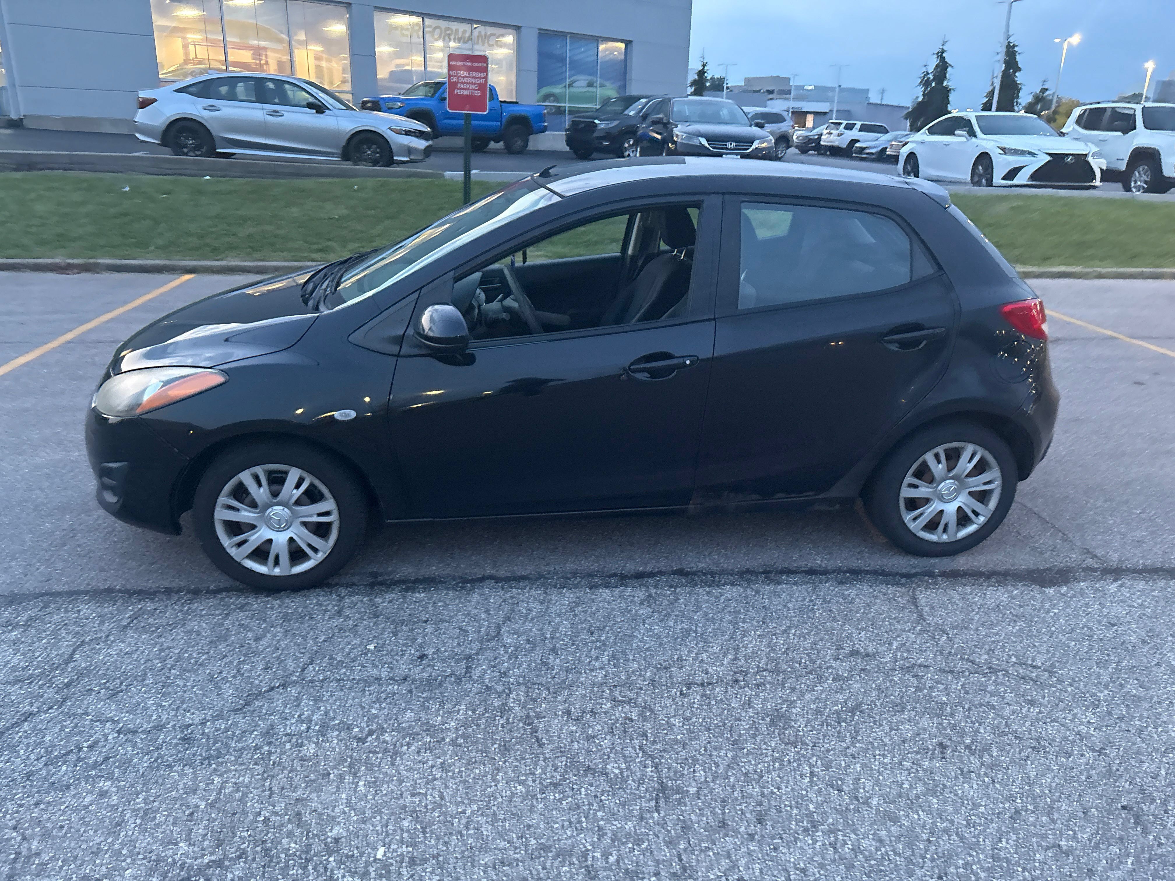 Used 2012 MAZDA MAZDA2 Sport FWD image 11