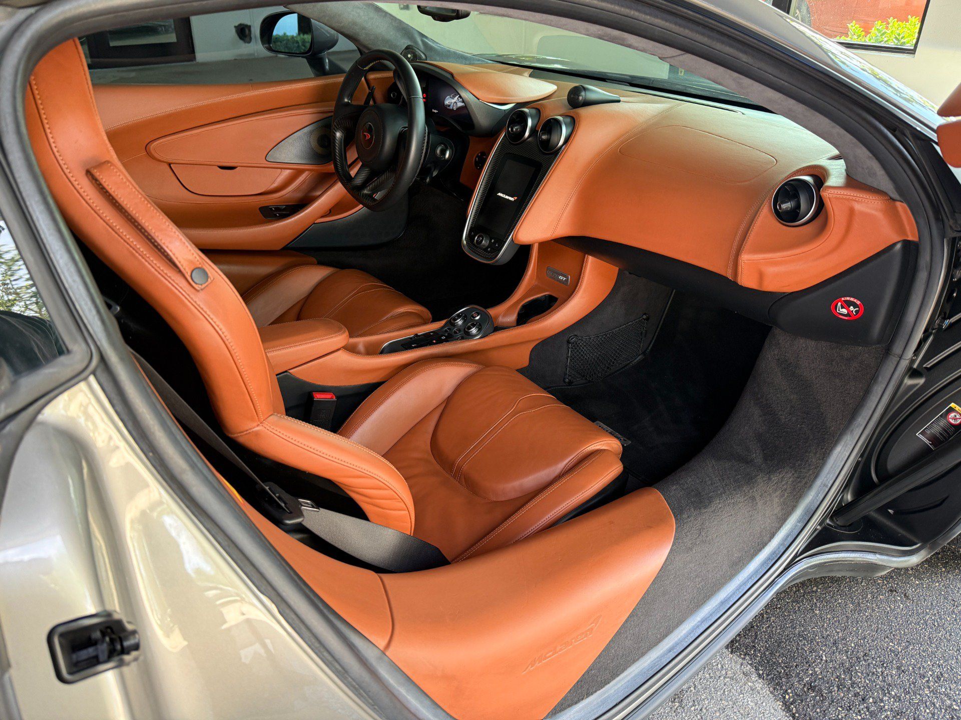 Used 2017 McLaren 570S RWD image 23
